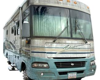 2003 Winnebago Adventurer RV Motorhome