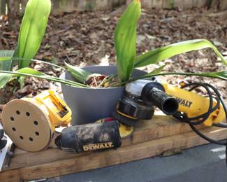 Dewalt Sander & Palm Sander 