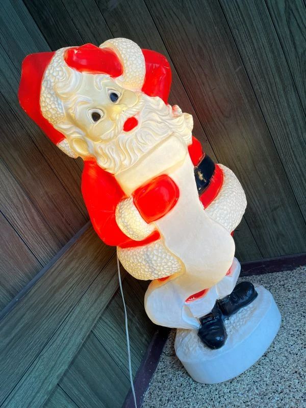 119 Union Products 43In Blow Mold Santa With Listmin