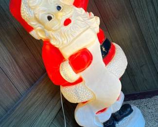 119 Union Products 43In Blow Mold Santa With Listmin