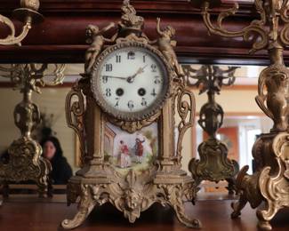 Antique 19th Century French Porcelain and Gilt Bronz Mantle Clock