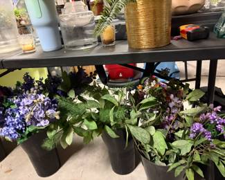 Silk plants and florals