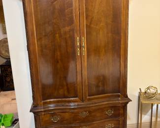 Henredon Chippendale George III Style Tall Mahogany  Armoire Chest 