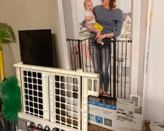 Baby/pet gates