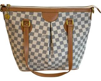 Traditional Louis Vuitton Purse Replica 