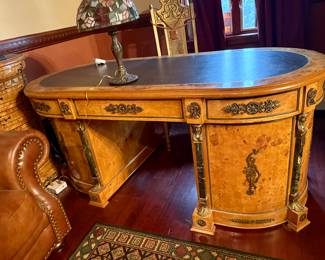 NEOCLASSICAL OFFICE DESK