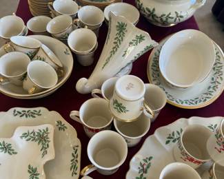 GORGEOUS LENOX CHRISTMAS COLLECTION
