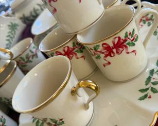 Lenox Christmas the vintage one! Mint Condition