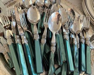 STUNNING EMERALD GREEN VINTAGE FLATWARE - MADE IN ITALY AND SO WICKED!