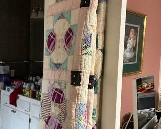 2nd bedroom - quilt