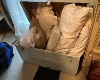 Chest in 2nd bedroom - pillows