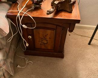 Better view of end table 