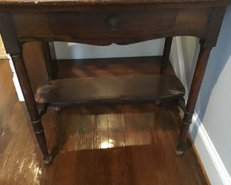 vintage oak table with 1 drawer