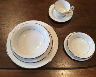 Noritake Ivory China "Sorrento" - around 12 place settings