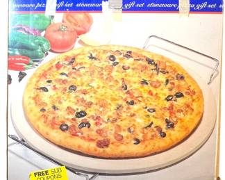 HomeTrends Pizza Stone Set w Cutter