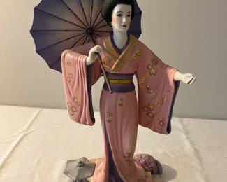 Yoshiro Manabu Saito Porcelain Geisha Girl Statue,