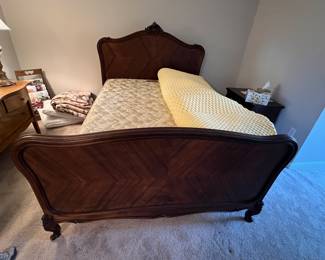 Double/Full Antique Wooden Bed