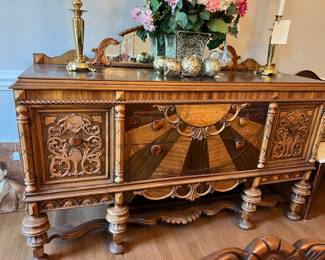 Beautiful Buffet/Server