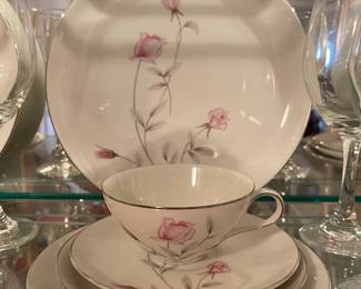 Beautiful Rose Blush by Saji Japan Fine China Set