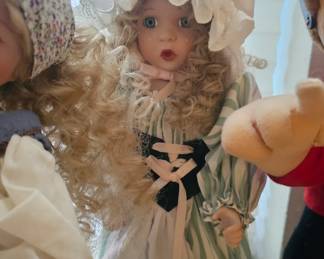 Ashton Drake "Little Bo Peep" crying. Vintage porcelain doll