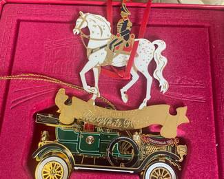 WHITE HOUSE ORNAMENTS 