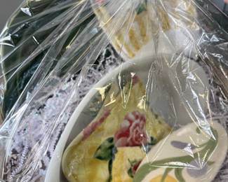 GIFT BASKET WITH VINTAGE PLATTER & GLASS BAKE DIVIDED BOWL & KITCHEN TOWELS & SPOON REST