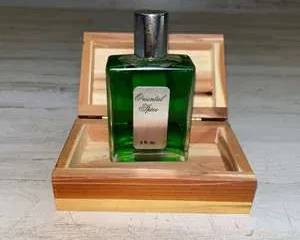 Vintage “Oriental Spice” Men’s Cologne 2 fl oz – Green Glass Bottle w/ Cedar Wood Box Collectible