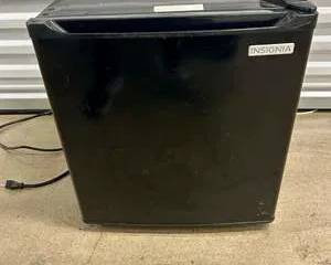 Insignia Mini Refrigerator NS-CF17BK6 – 1.7 Cu Ft – Tested – Compact Dorm/Office Fridge