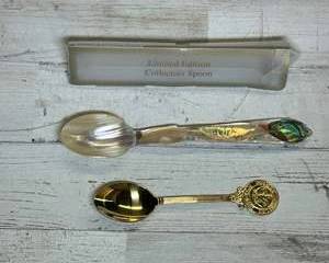 Lot of 2 Collector Spoons – Mother of Pearl Handcrafted Spoon & 2002 Arthur Price Queen’s Golden Jubilee Spoon