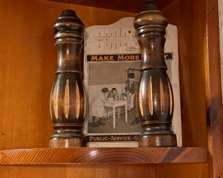 Salt and pepper shakers, coke bottle, mixer-jug