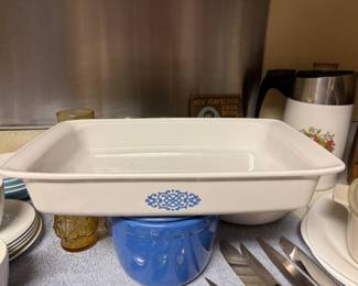 Kitchen Corningware, corelle, Pyrex, etc