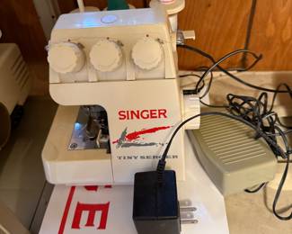 Singer tiny serger