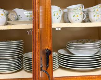 Set of nice Buttercup dishes