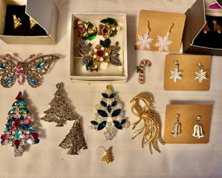Vintage Christmas and other nice jewelry