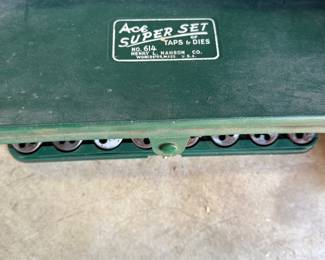 Cool taps & dies vintage set