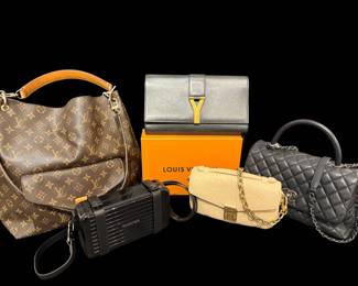 We've got the perfect Designer Handbag,
as a gift for someone else, or yourself!