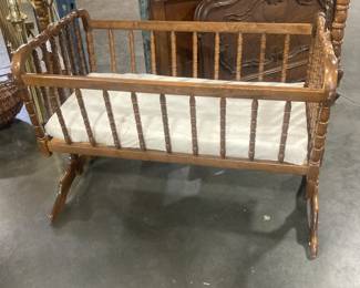 Wood Baby Crib that swings