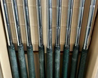 Ben Hogan / Spaulding Boxed Set of 10 iron golf clubs $250
