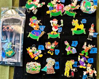 Disney Holiday / Christmas Pins