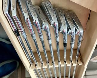 Ben Hogan / Spaulding Boxed Set of 10 iron golf clubs $250