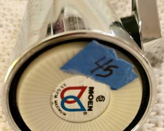 Vntg new Moen 2.5 GPM Maximum Shower head $45