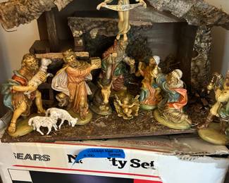 Vntg Italy Sears Nativity set with crèche & 10 figures - $100