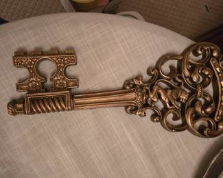 Syroco ornate skeleton key wall art