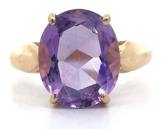 Oval Natural Amethyst Solitaire Estate Ring in 14k Yellow Gold