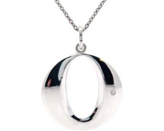 Contemporary O Wreath Pendant Necklace