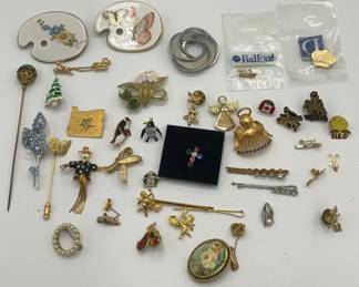 Assorted Vintage Costume Brooches And Pins