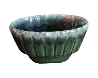 Hull pottery green drip glaze planner with scalloped edges. Circa mid-20th century.