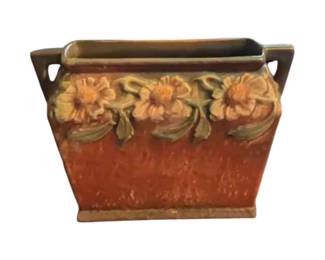 Roseville pottery Dahlrose Jardiniere, model 367–8, a floral decorations. Circa 1924.