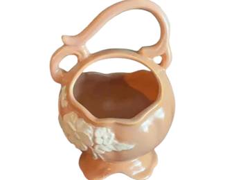 Weller art pottery cameo wine peach basket with applied flowers. Circuit 1930s to 1940s.