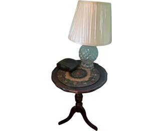 Victorian/Edwardian, inlaid mahogany tripod and pedestal side table. Late Victorian